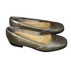 Trotters Liz Womens 8M Gold Woven Leather Flats Metallic Round Toe Brazil EUC